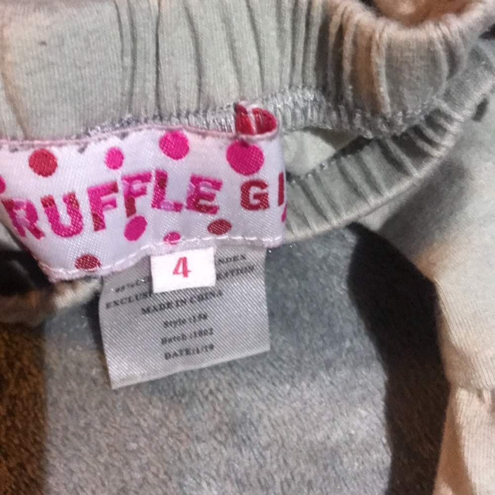 Ruffle Girl - Picture 3 of 3
